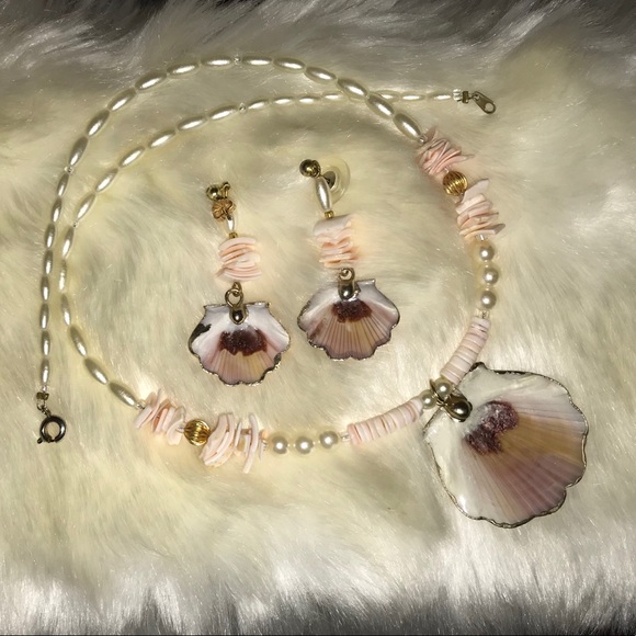 Hawaiian Necklace and Earring Set - Picture 2 of 2